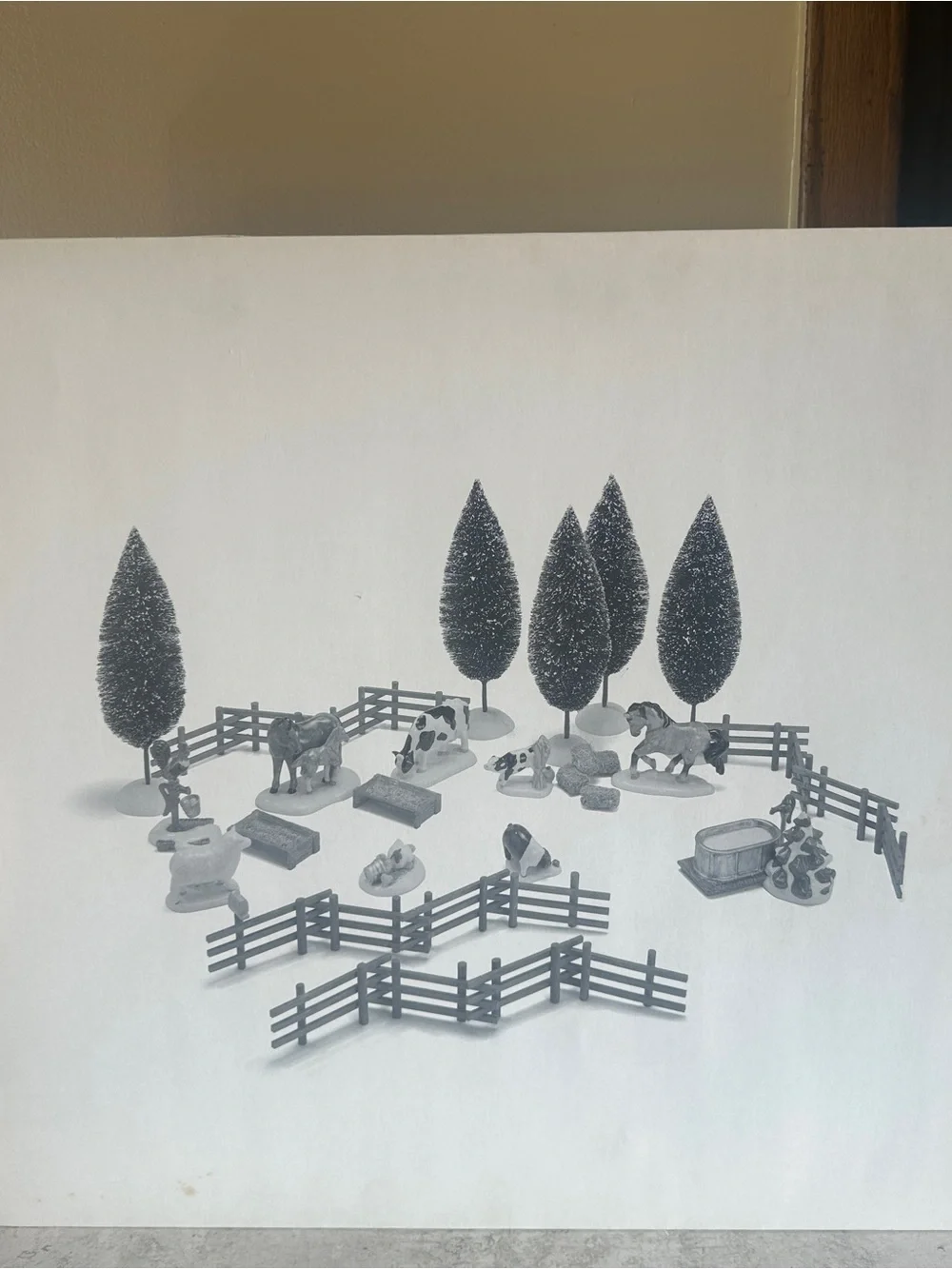 Dept 56 Snow Village Farm Accessory Set BRAND NEW 35 pc Animals Fence Trees Hay